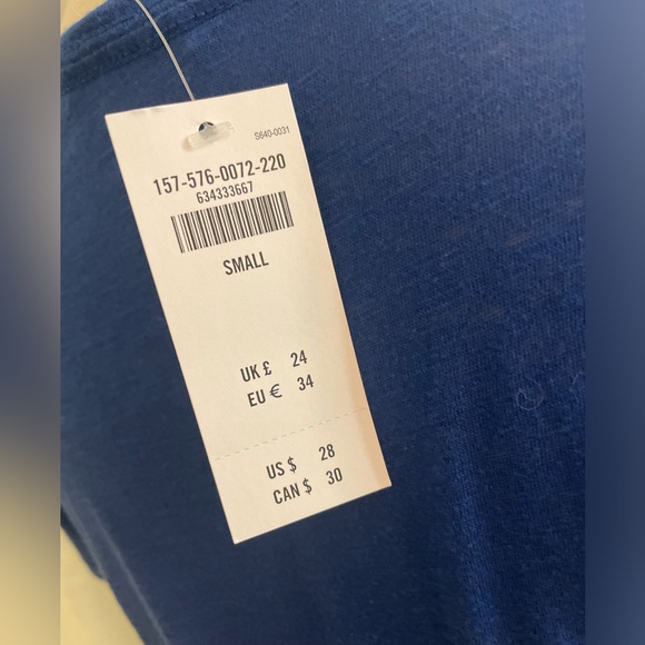 BNWT Abercrombie & Fitch Tee - Picture 2 of 4